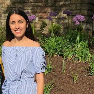 Meet your Posher, Julia